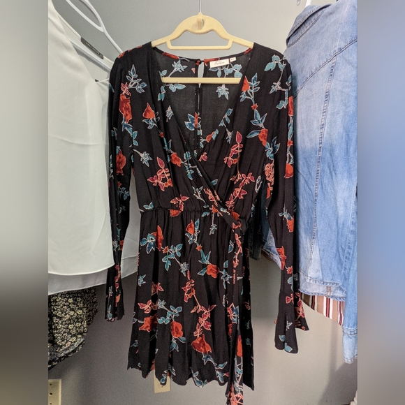 NWOT, Harlow, Faux Wrap dress, Size M - Picture 2 of 4